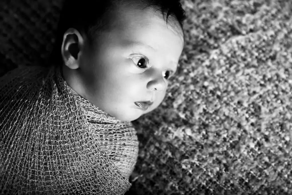 newborn photography baby mia